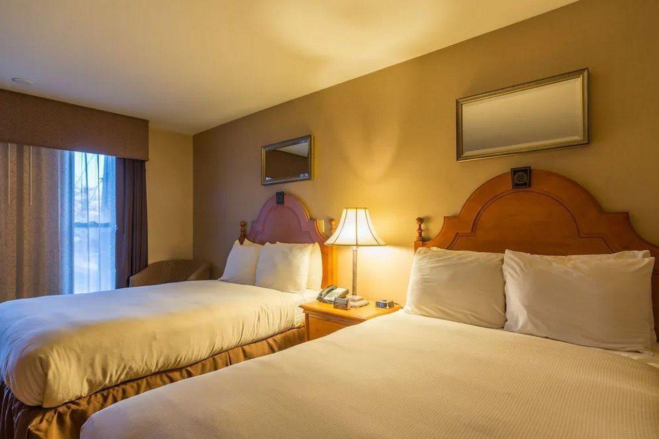 Hotel Ramada By Wyndham Milwaukee Extérieur photo